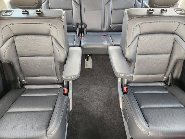 New 2027 Lincoln Navigator Premiere AWD/4WD image 13