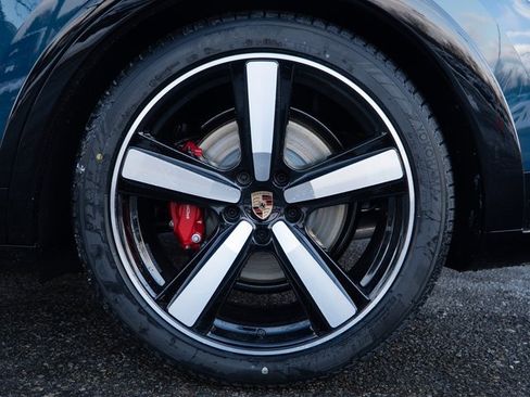 New 2026 Porsche Cayenne GTS image 13