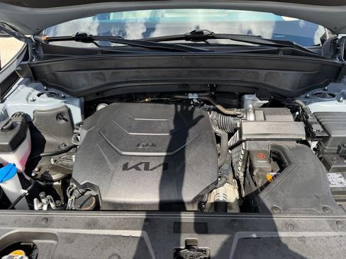 Used 2024 Kia Telluride EX image 9