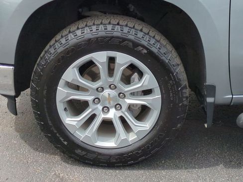 Certified 2023 Chevrolet Silverado 1500 LTZ AWD/4WD image 33
