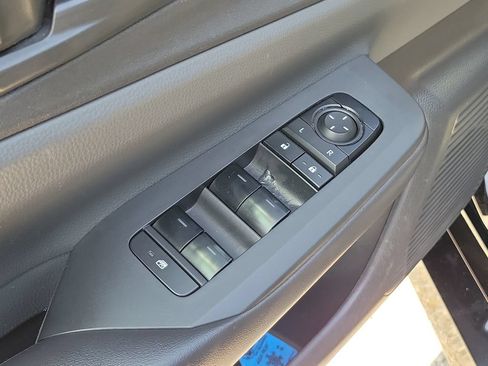 Used 2024 Toyota Prius LE FWD image 21