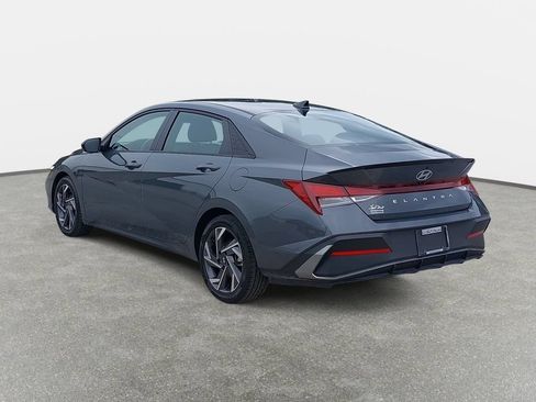 Used 2025 Hyundai Elantra Sport FWD image 7