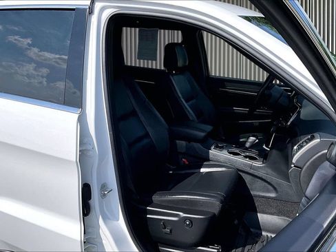Used 2022 Jeep Grand Cherokee Limited AWD/4WD image 8