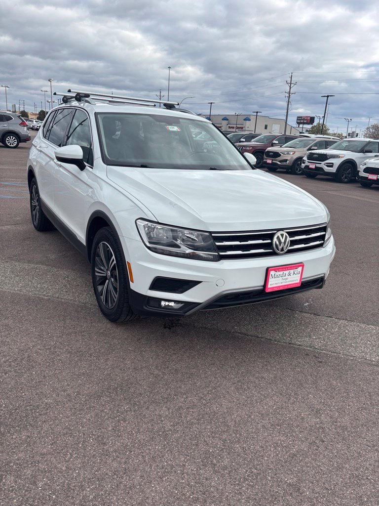 Used 2018 Volkswagen Tiguan SEL AWD/4WD image 2