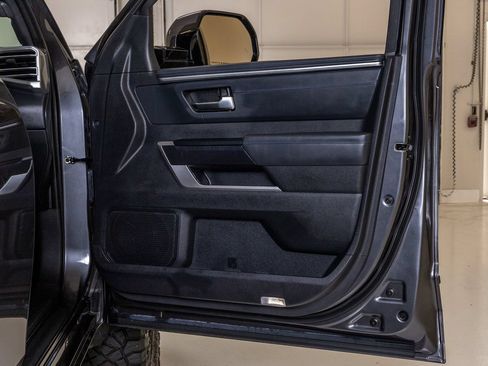 Used 2023 Toyota Tundra Platinum AWD/4WD image 38