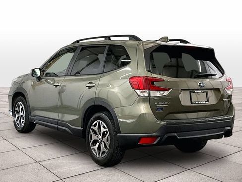 Used 2019 Subaru Forester Premium w/ All-Weather Package AWD/4WD image 10