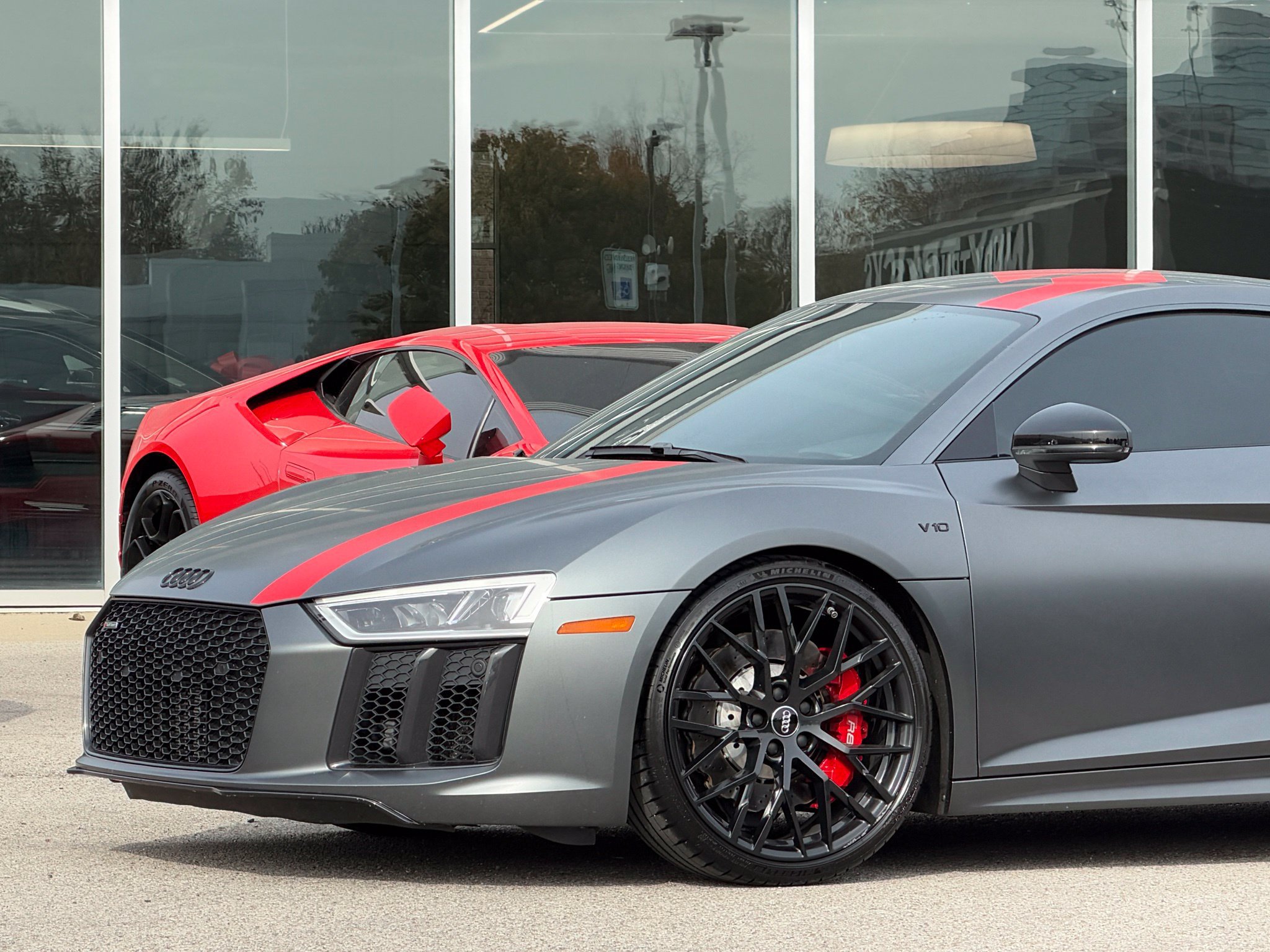 Used 2018 Audi R8 V10 w/ Premium Package RWD image 16
