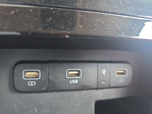 Used 2022 Kia Carnival SX FWD image 19