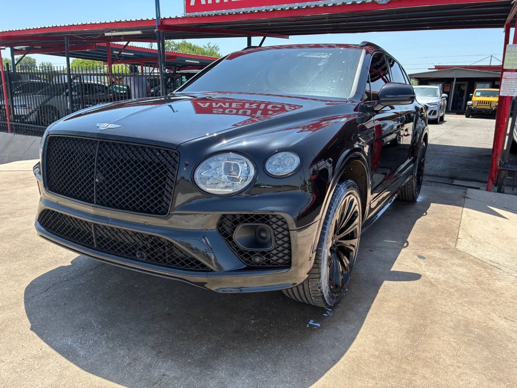 Used 2021 Bentley Bentayga AWD/4WD image 1