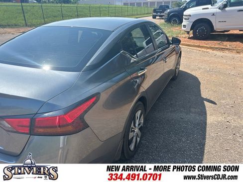 Used 2022 Nissan Altima 2.5 S FWD image 8