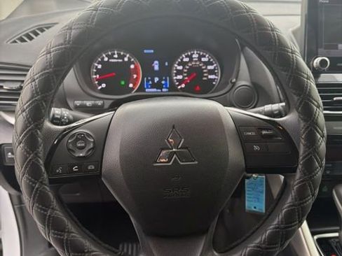 Used 2022 Mitsubishi Eclipse Cross LE image 28