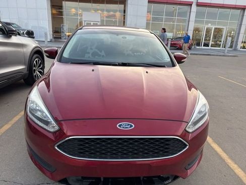 Used 2016 Ford Focus SE w/ SE Power Seat Package image 6