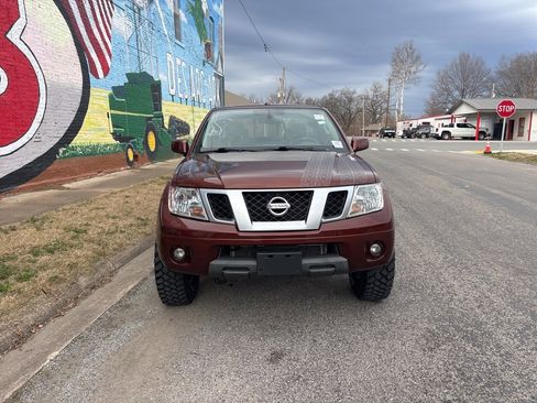 Used 2017 Nissan Frontier PRO-4X w/ Pro-4x Graphics Package image 9