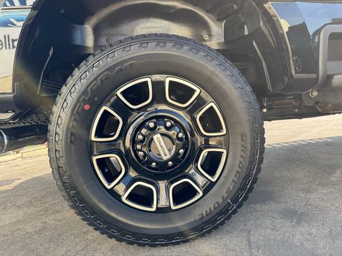Used 2023 Ford F350 Lariat w/ Lariat Ultimate Package AWD/4WD image 14