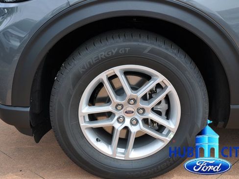 New 2026 Ford Explorer Active w/ Active Comfort Package RWD image 9
