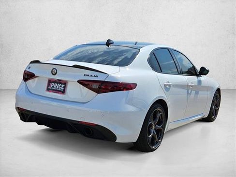 Used 2019 Alfa Romeo Giulia Ti Sport w/ Quick Order Package 22S Sport AWD/4WD image 5