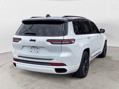 Used 2023 Jeep Grand Cherokee L Summit w/ Luxury Tech Group V AWD/4WD image 5
