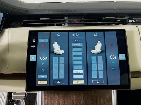 New 2026 Land Rover Range Rover Long Wheelbase SE image 17