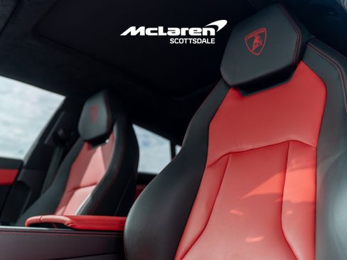 Used 2022 Lamborghini Urus AWD/4WD image 12