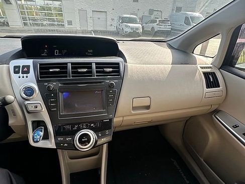 Used 2014 Toyota Prius V Two image 7