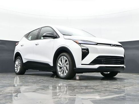New 2027 Chevrolet Bolt LT w/ Comfort Package FWD image 30
