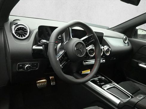 New 2026 Mercedes-Benz GLA 250 4MATIC image 10