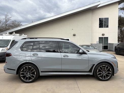 Used 2024 BMW X7 xDrive40i w/ M Sport Package image 3