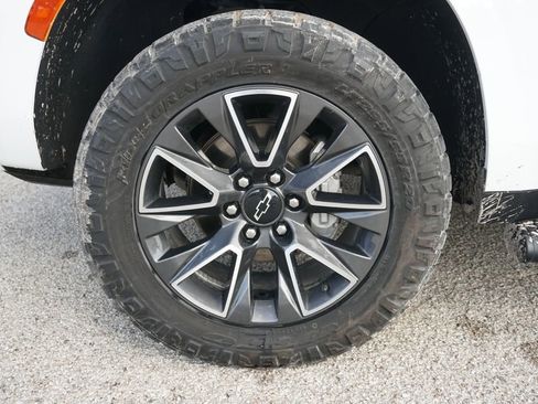 Used 2022 Chevrolet Tahoe Z71 w/ Z71 Off-Road Package image 13