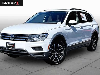 Used 2021 Volkswagen Tiguan SE w/ Panoramic Sunroof Package