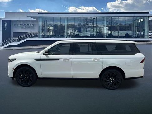 New 2026 Lincoln Navigator L Reserve w/ Jet Appearance Package image 4