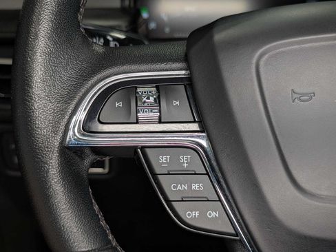Used 2022 Lincoln Nautilus AWD w/ Premium Package image 33