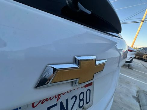Used 2018 Chevrolet Equinox LT FWD image 14