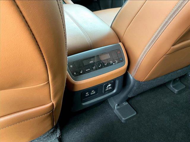 Used 2023 Nissan Pathfinder Platinum w/ Cargo Package AWD/4WD image 21