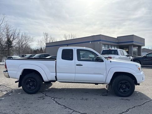 Used 2013 Toyota Tacoma 4x4 Access Cab V6 w/ SR5 Pkg image 13