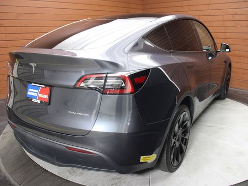 Used 2021 Tesla Model Y Long Range image 5