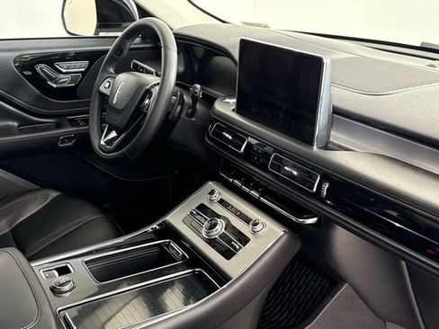 Used 2023 Lincoln Aviator 2WD w/ Premium Package image 30