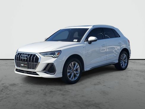Used 2024 Audi Q3 2.0T Premium AWD/4WD image 2
