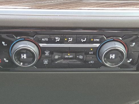 Used 2022 Chevrolet Silverado 1500 RST w/ Z71 Off-Road Package image 31