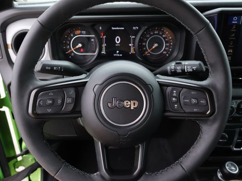 Used 2025 Jeep Wrangler Unlimited Sport AWD/4WD image 36