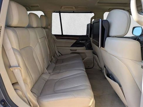 Used 2017 Lexus LX 570 4WD w/ Luxury Package image 23