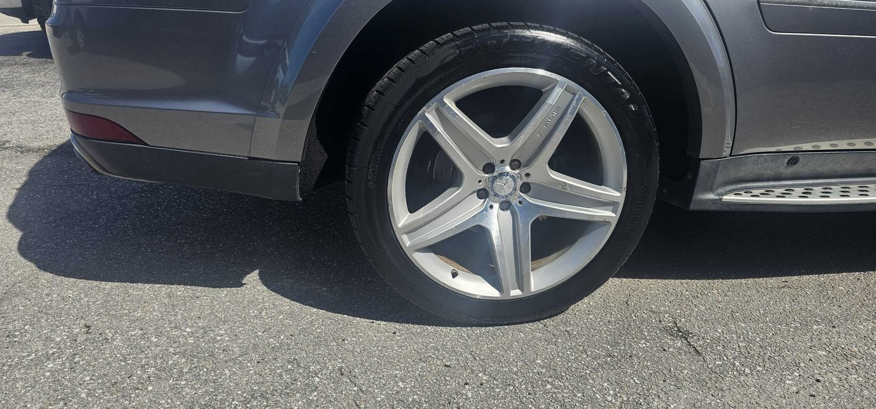 Used 2011 Mercedes-Benz GL 550 4MATIC image 10