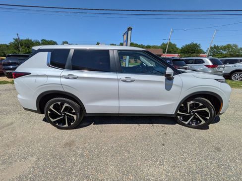 Used 2022 Mitsubishi Outlander ES AWD/4WD image 7