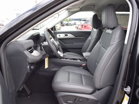 New 2026 Ford Explorer Active image 18