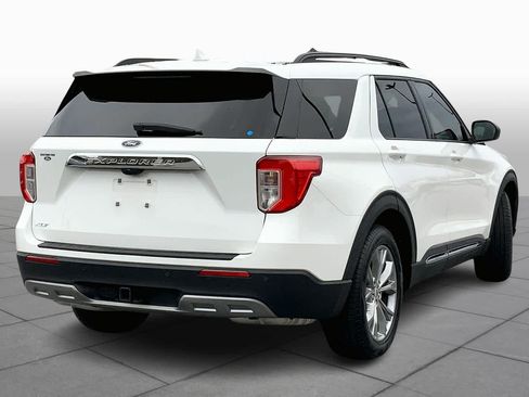 Used 2022 Ford Explorer XLT w/ Equipment Group 202A RWD image 13