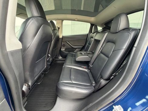 Used 2022 Tesla Model Y Long Range AWD/4WD image 30