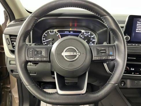 Used 2024 Nissan Rogue SV w/ SV Premium Package AWD/4WD image 22