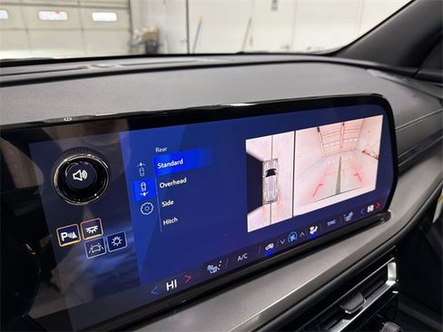 New 2026 Chevrolet Traverse LT w/ Sun and Wheel Package image 29