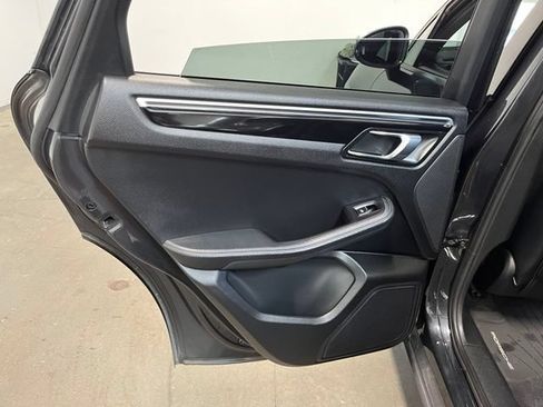 Used 2017 Porsche Macan AWD/4WD image 19