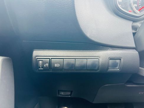 Used 2021 Toyota Corolla SE w/ Carpet Mat Package (TMS) image 17