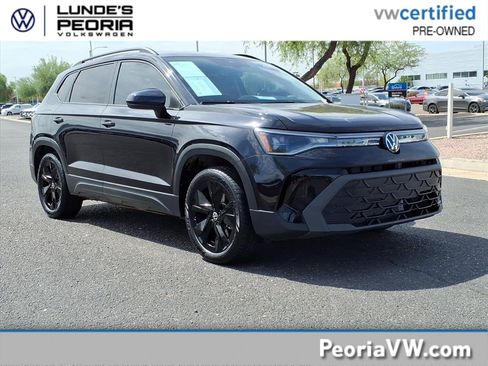 Certified 2025 Volkswagen Taos SE image 1